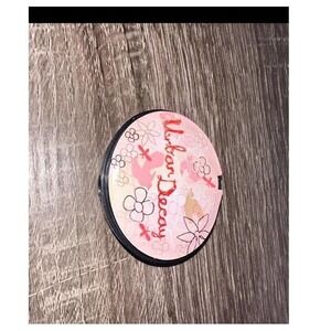 Urban‎ Decay Heat eye shadow